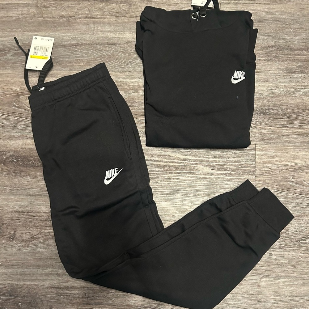 Nike Black pull over set  - Men's small